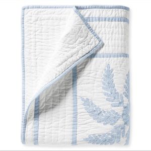 Serena and Lily Elmwood Bed quilt, twin, white and chambray, NWT